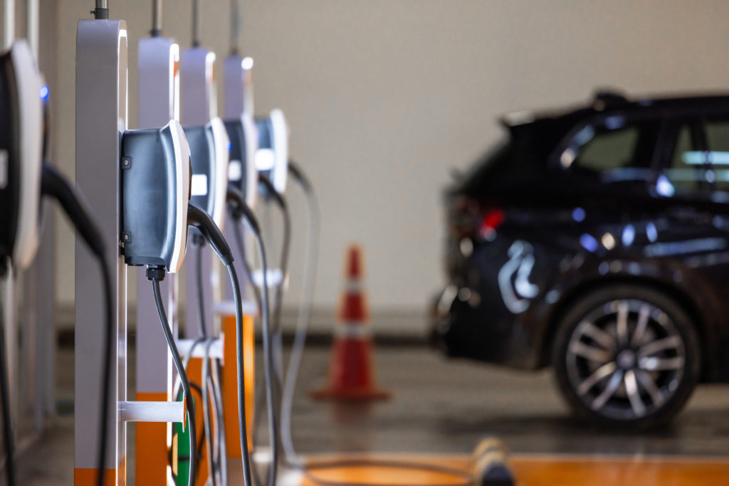 Marché mondial des batteries entrant dans une nouvelle phase avec une forte demande et des prix bas - IEA