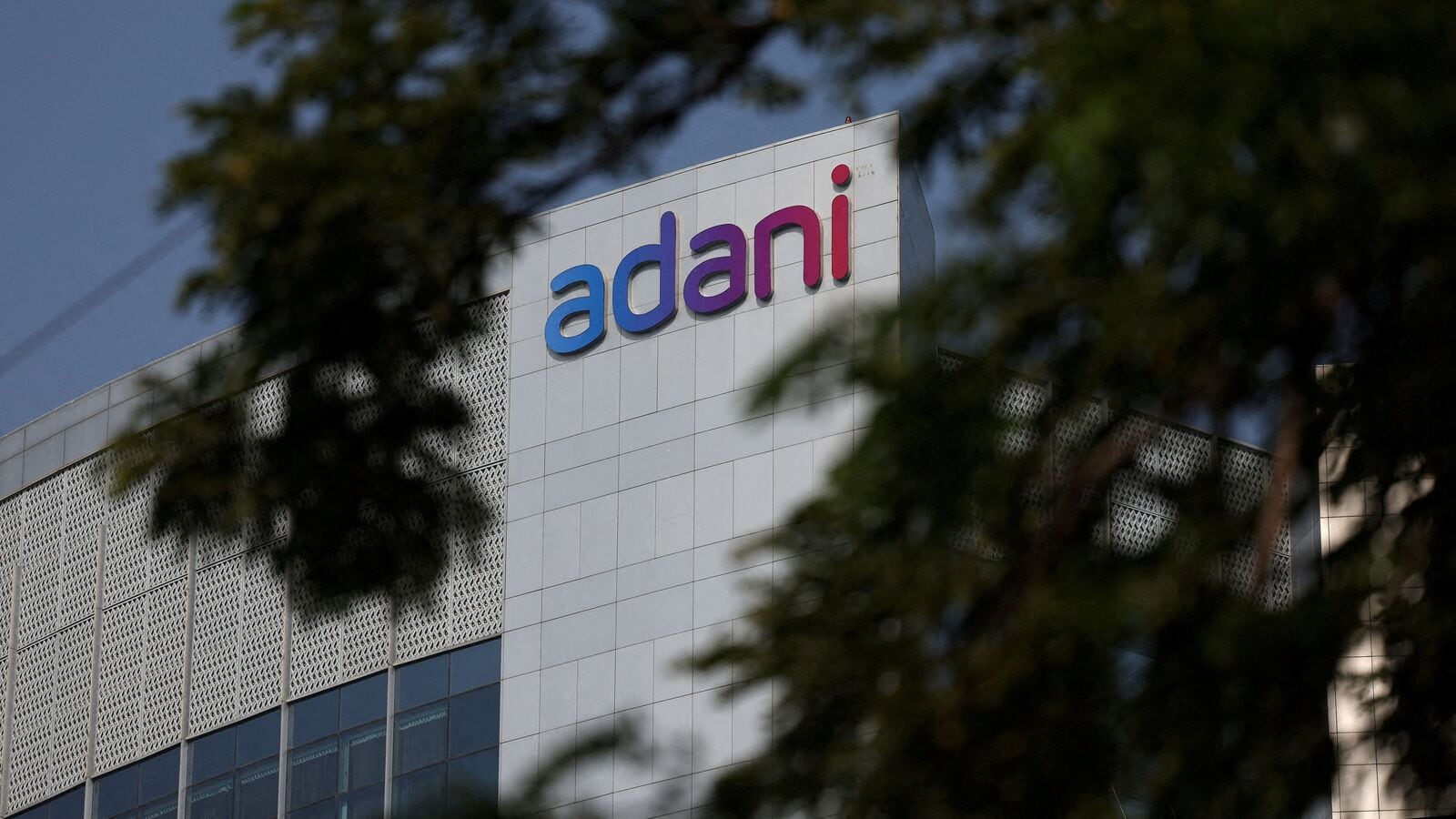 Près de son aéroport Navi Mumbai, Adani construit un canton jumbo