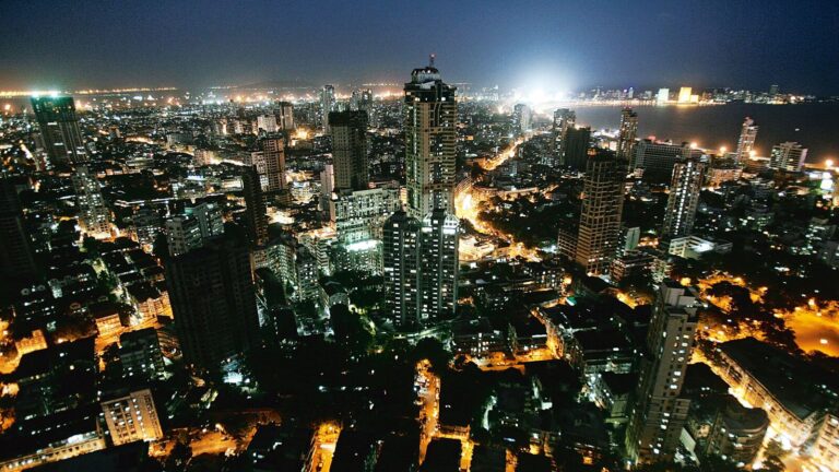 Realty Goes Glam: les développeurs immobiliers à bord des étoiles de Bollywood pour attirer les clients chics