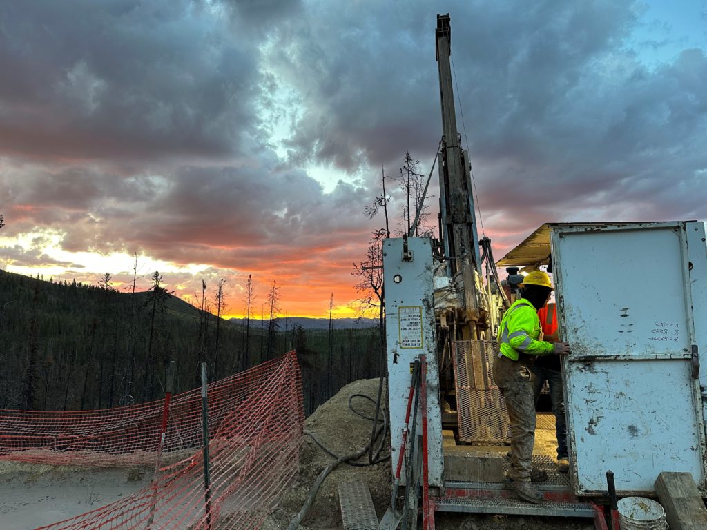Revival Gold parie sur Mercur et Beartrack-Arnett comme catalyseurs dans un marché d'or serré