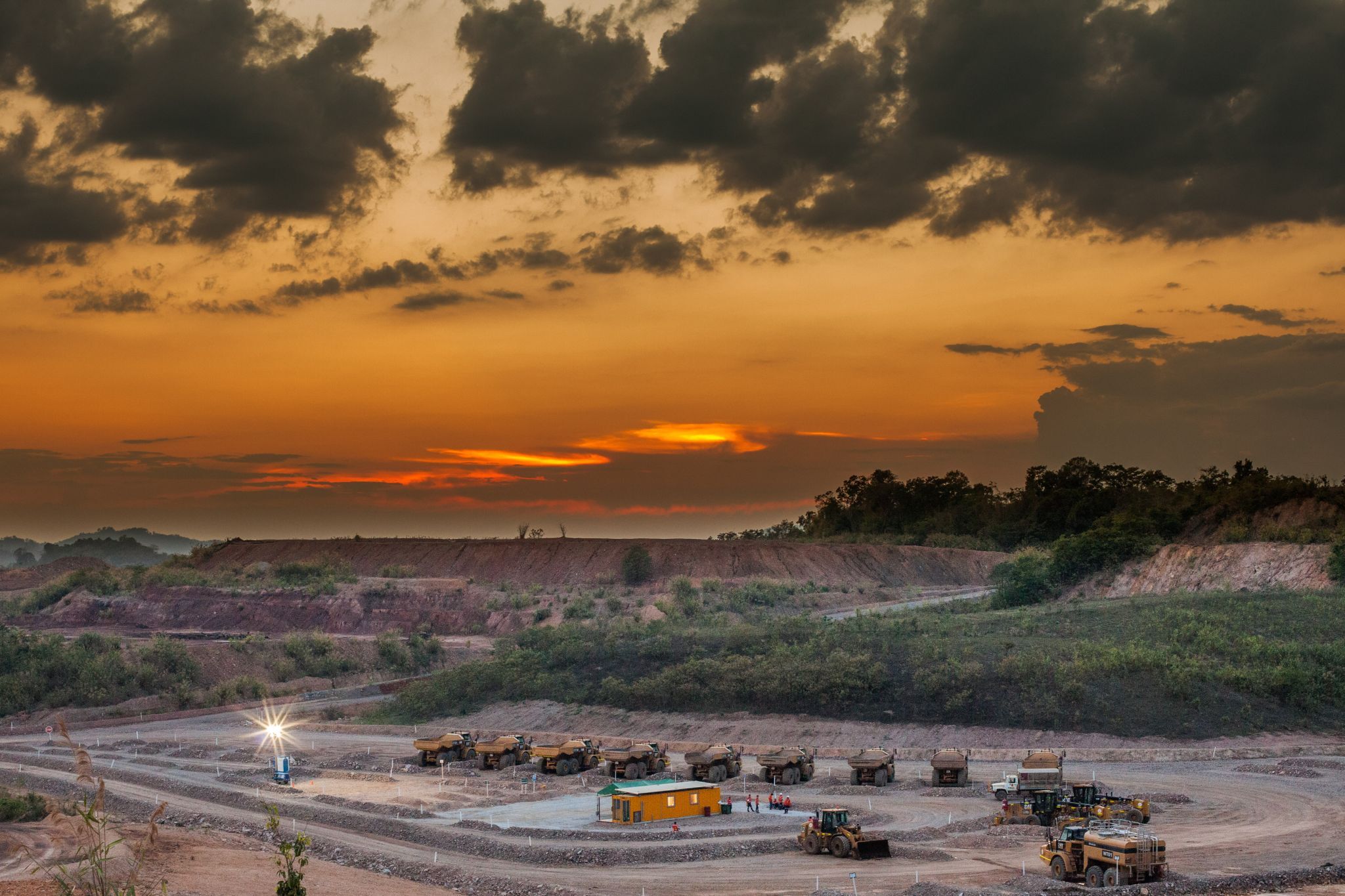 Chinois Gold Miner parcourue le globe pour les cibles de rachat