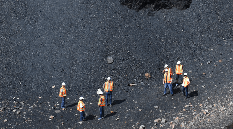 L'Alberta Energy Regulator approuve le projet de charbon Grassy Mountain à dos de Gina Rinehart  