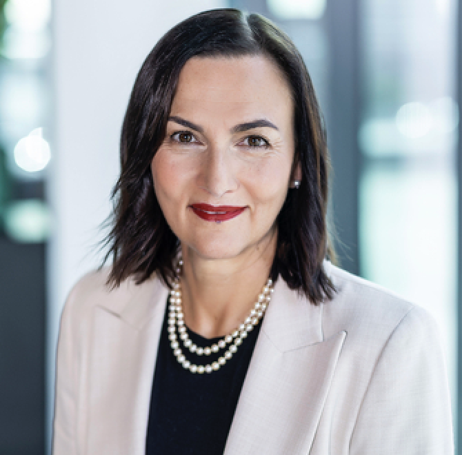Newmont fait la promotion de Natascha Viljoen au président et COO
