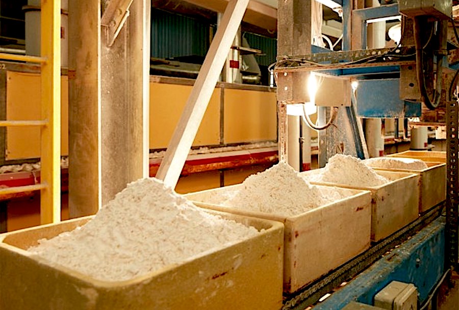Lynas Rare Earths partage la montée en augmentation alors que l'exportation de la Chine frappe l'industrie automobile