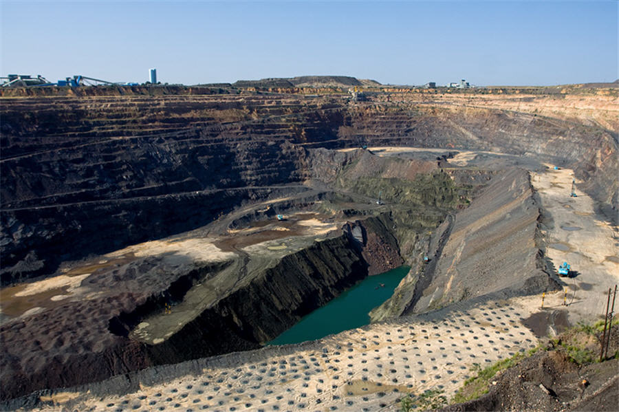 Debswana pour approcher les marchés des capitaux pour financer le projet Underground de Jwaneng