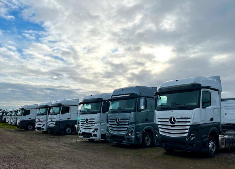Daimler Truck dit que les préoccupations d'approvisionnement en terres rares ont conduit à plus de construction d'inventaire