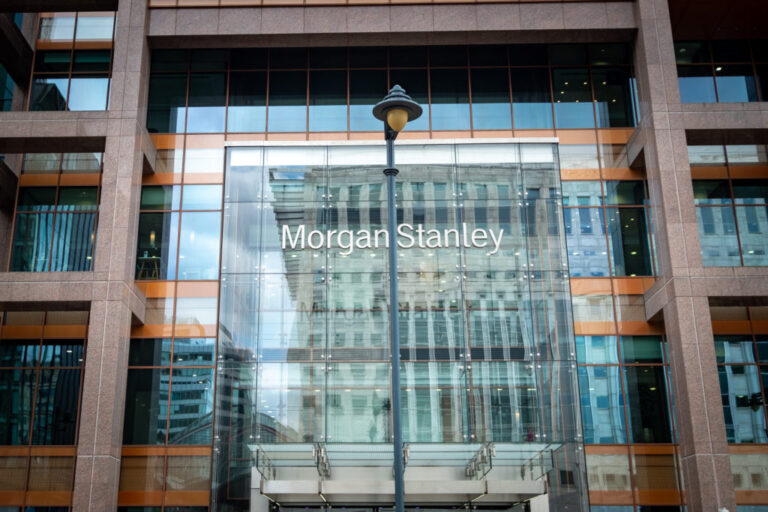 Les commerçants de l'or bancaire ont récolté 500 millions de dollars alors que la panique tarifaire s'installe
