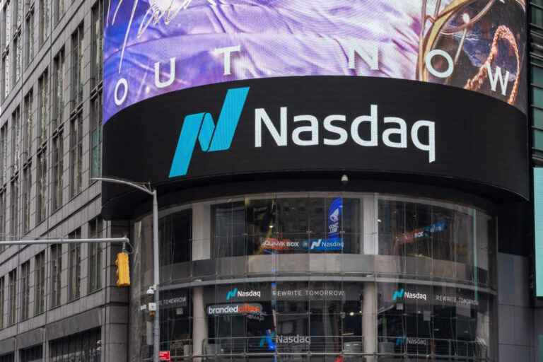 Les minéraux Namib se déroulent pour les débuts du NASDAQ en suivant l'accord de Spac