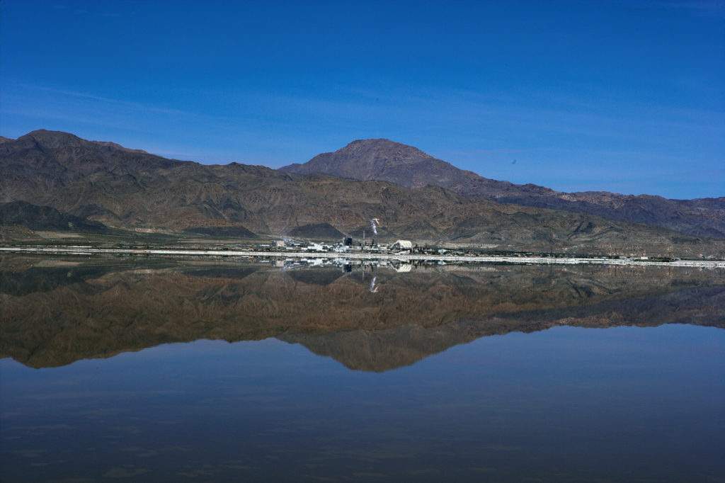 Searles Valley Minerals pour remplacer les 2 dernières centrales électriques au charbon en Californie avec la technologie solaire  