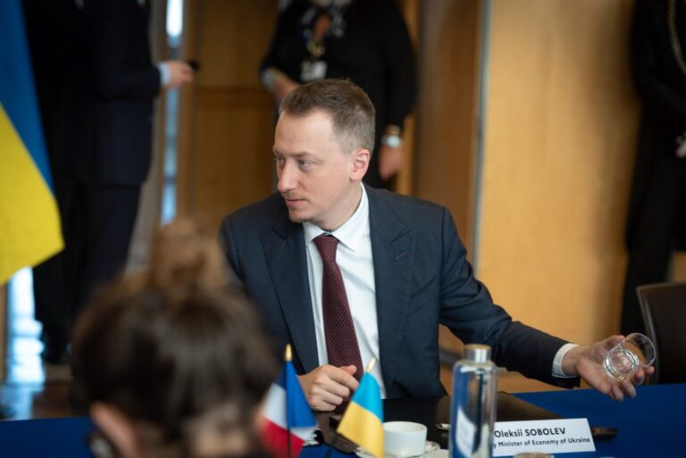 L'Ukraine affirme que les minéraux s'occupent des États-Unis qui progressent «bien»