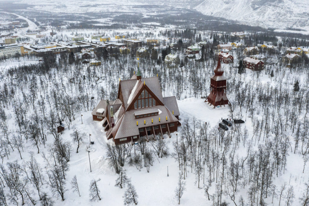 La ville de l'Arctique cherche une aide suédoise à relocaliser en raison de la mienne