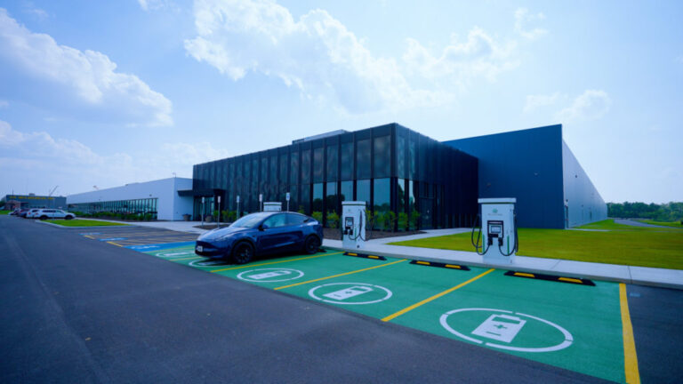 Le commerçant de Glencore qui a mené le recyclage de batteries malheureux Push pour sortir