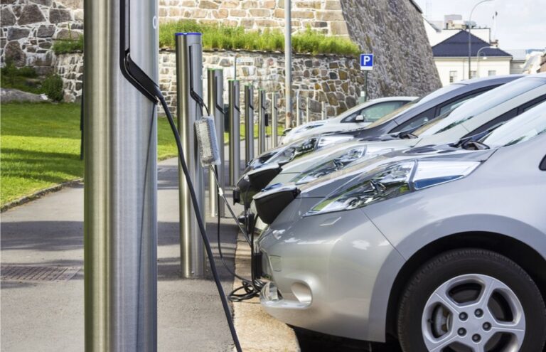 Exxon CEO says new form of graphite boosts EV battery life, extends range