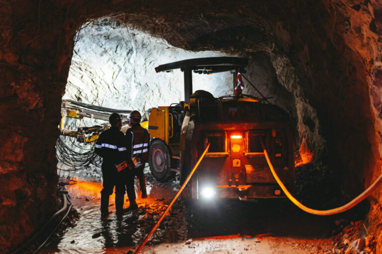 Les décès augmentent parmi les mineurs d'or en 2024, Metals Focus Rapports