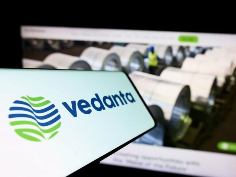 Singapour examine la réclamation du vendeur à découvert contre Vedanta