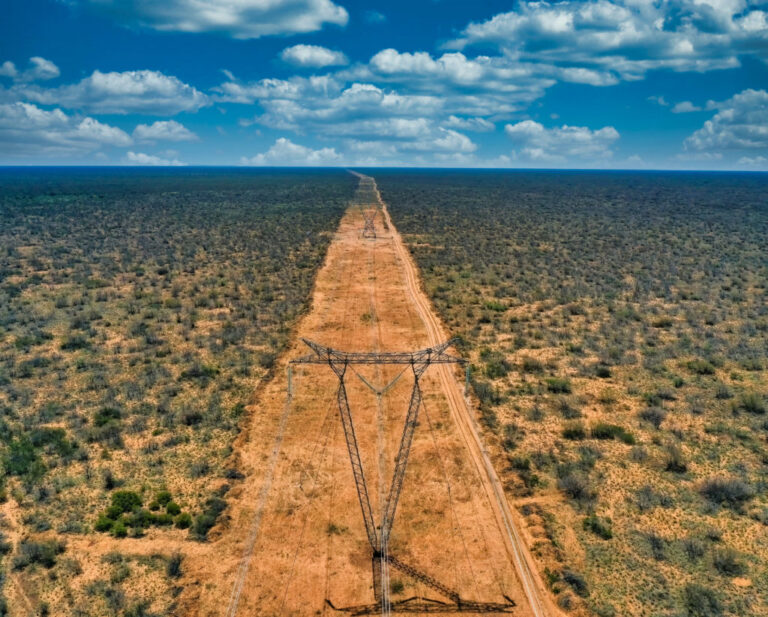 Une entreprise américaine signe un accord pour construire une ligne électrique de 1,5 milliard de dollars vers les mines du Congo