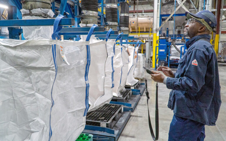 Ascend Elements conclut un accord pluriannuel d'achat de carbonate de lithium avec Trafigura