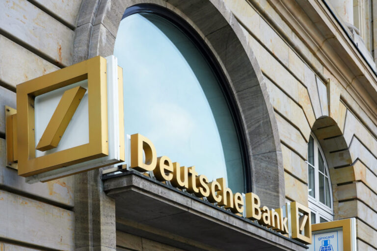 Deutsche Bank fait son retour dans le trading de l'or avec des bénéfices exceptionnels