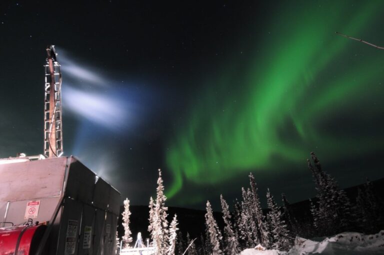 Freegold fore de larges interceptions en Alaska
