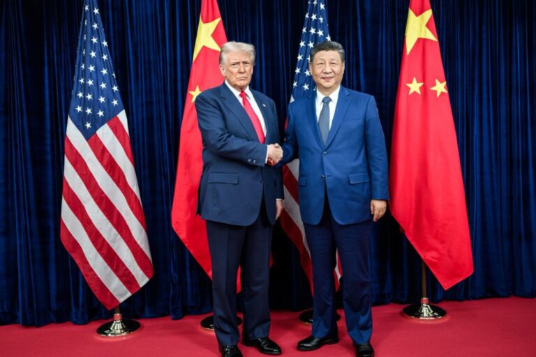 La Chine commence à assouplir les règles sur les exportations de terres rares, mais cela ne répond pas aux espoirs de Trump