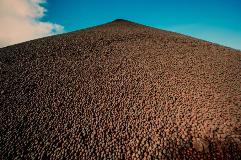 Simandou to mine first cargo by end 2025