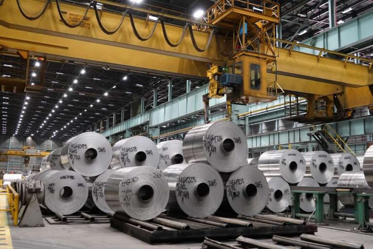 L'usine d'aluminium fournissant les camionnettes Ford entre à nouveau en feu