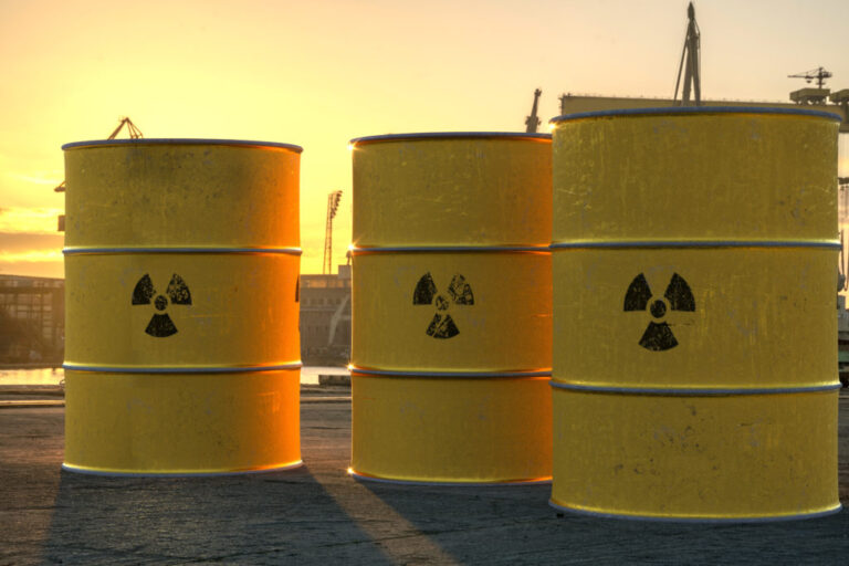 Le Niger accuse Orano de pollution radioactive alors que le conflit sur l'uranium s'approfondit