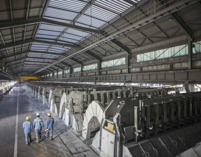 Un fabricant d'aluminium des Émirats arabes unis recherche des investisseurs pour une usine américaine de 6 milliards de dollars