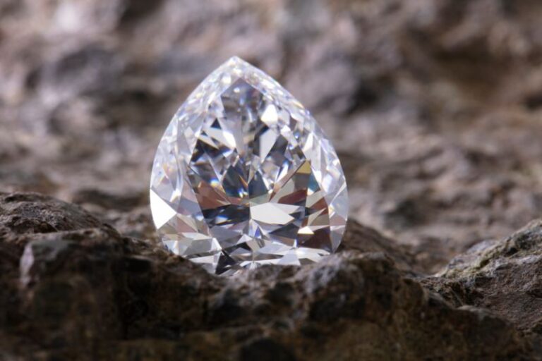 Des États et des groupes d'entreprises africains envisagent de prendre une participation dans De Beers, selon le PDG