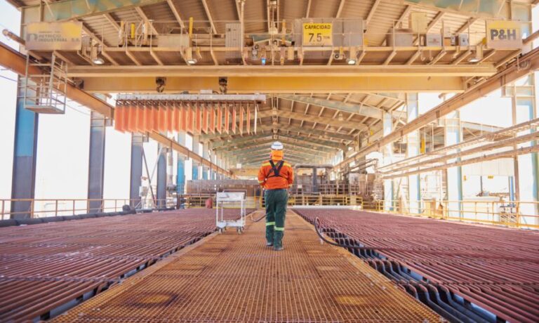 Glencore’s copper drops 11% as Rio takeover deadline looms