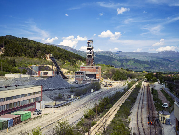 DPM ajoute 20 % d'or et d'argent en plus pour étendre la mine de Bulgarie