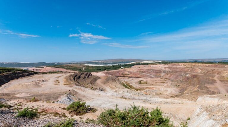 Tungsten West obtient un investissement de 97 millions de dollars au Royaume-Uni et les actions s'envolent