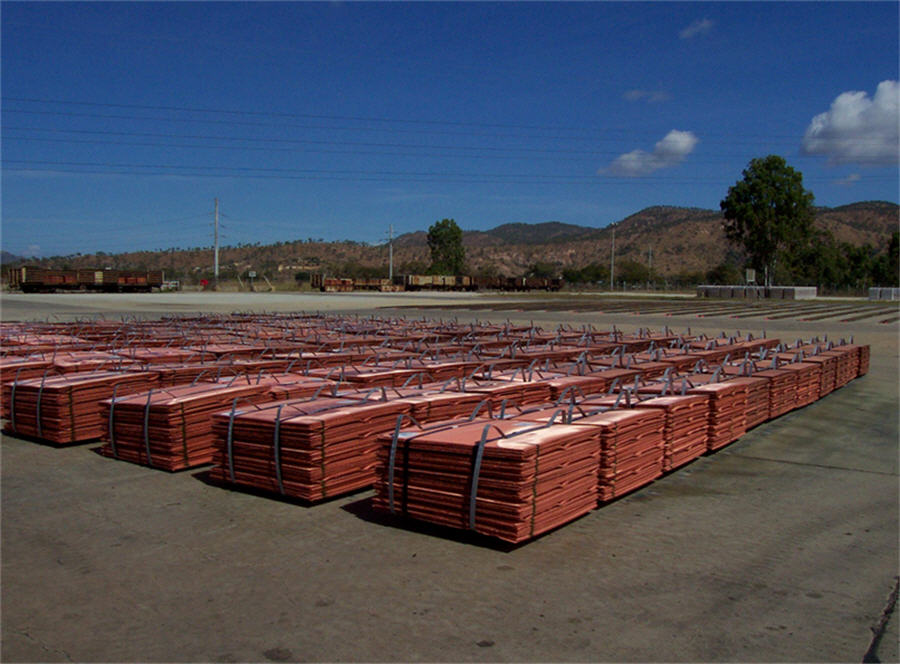 Copper falls as dollar firms amid virus worries