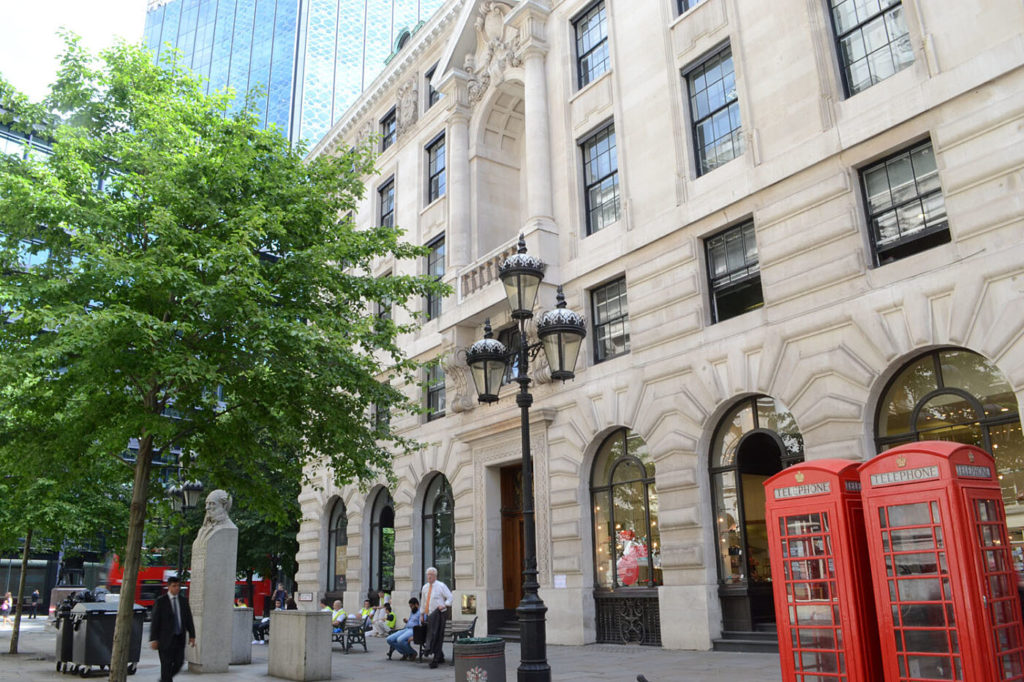 Le principal accréditeur des raffineurs d'or et des familles des mineurs artisanaux dans un procès à Londres
