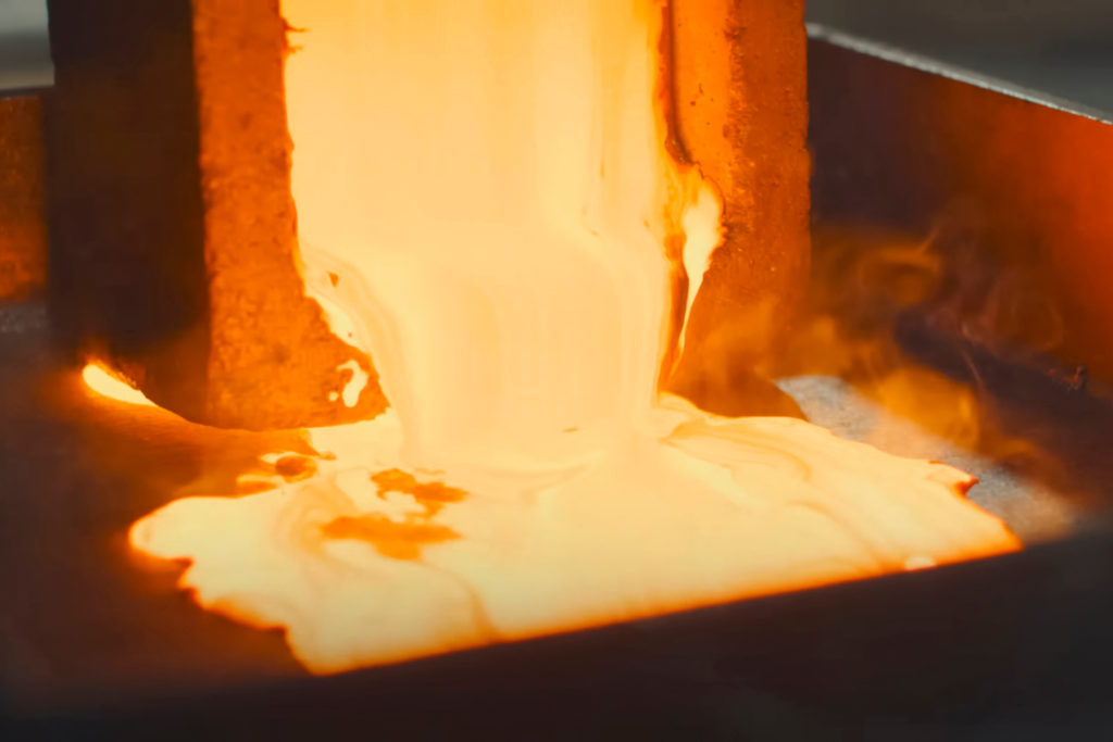 Le prix de l’or efface les gains de 2026 alors que les paris sur une hausse de la Fed grimpent à 70 %, l’argent glisse