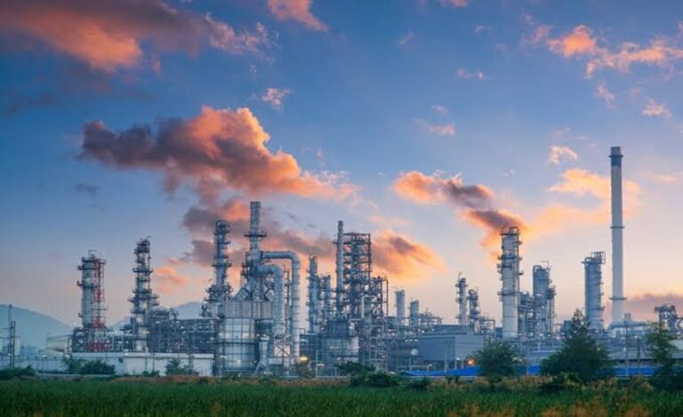 Radiant World a envoyé de faux accords avec Glencore au prêteur, selon un procès