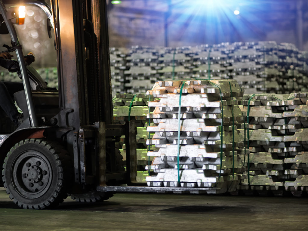 La prime européenne sur l'aluminium atteint son plus haut niveau depuis juin en raison de problèmes d'approvisionnement