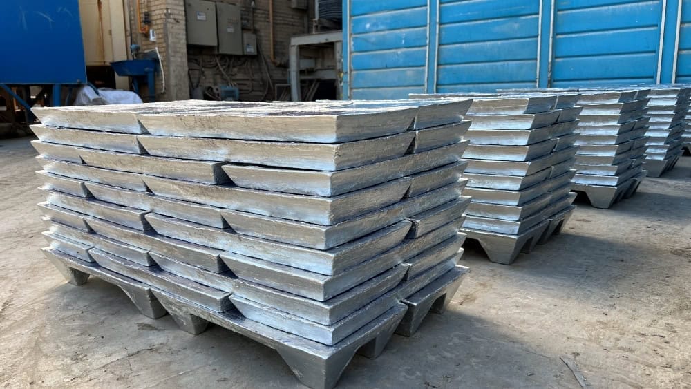 Le prix du zinc atteint son plus haut niveau depuis deux semaines alors que le resserrement des stocks stimule un sentiment haussier